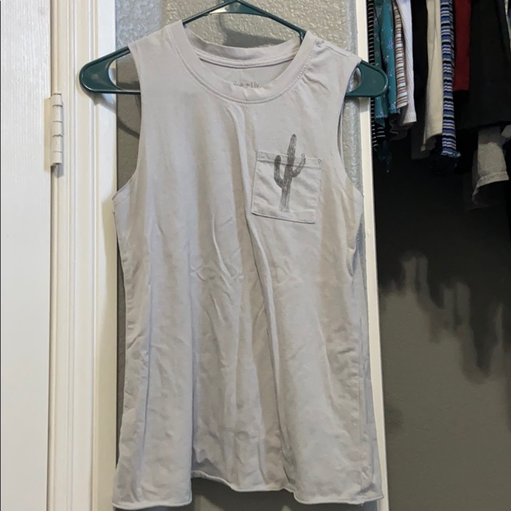 Light grey sleeveless tank top
